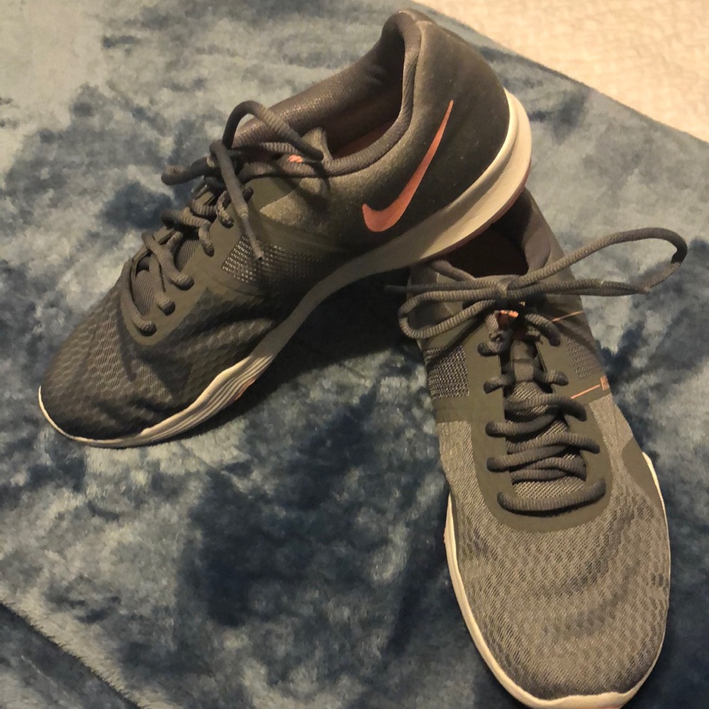 Nike shoes City Trainer 2